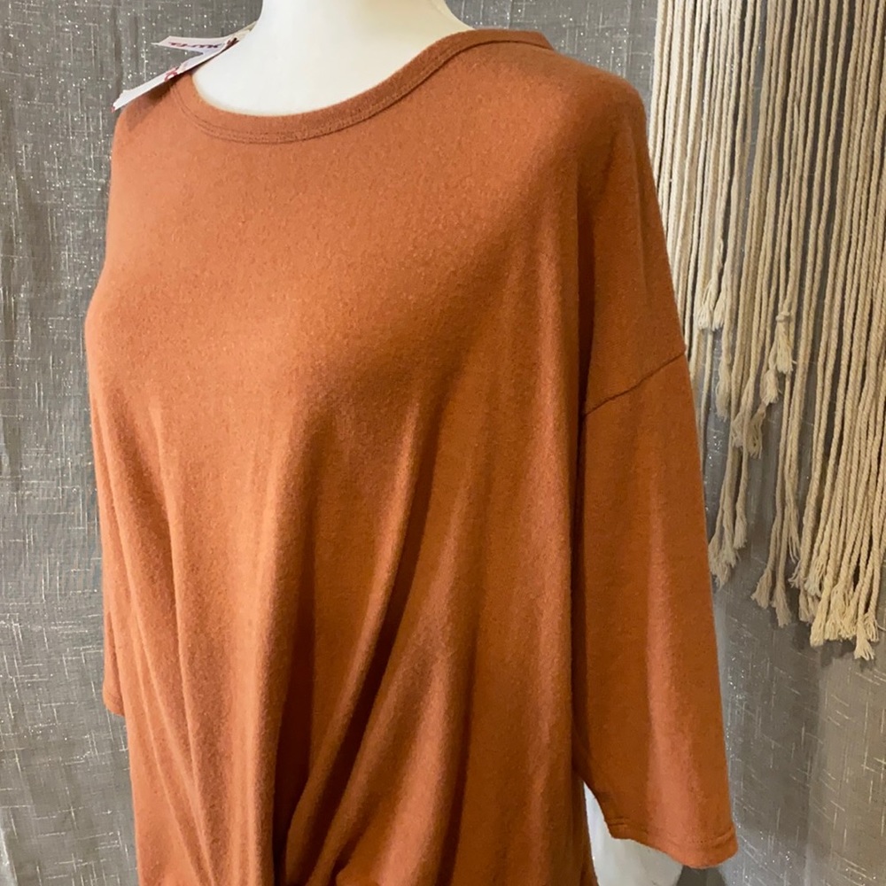 Gyft Sweater - Picture 2 of 5
